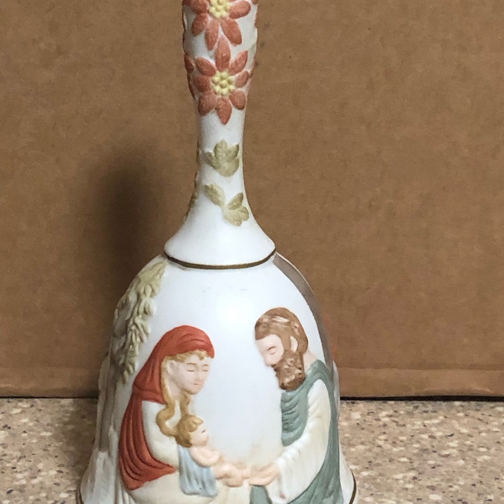 Vintage 1986 “The Bethlehem Collection” Lefton China Nativity Scene Bell